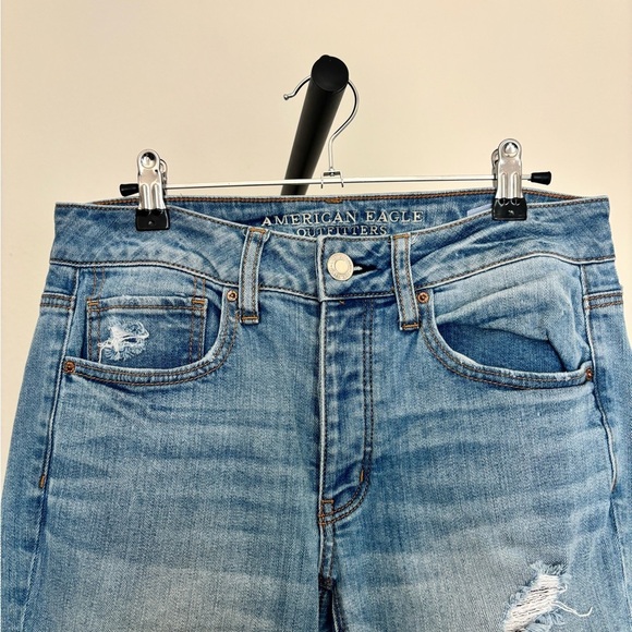American Eagle Outfitters Light Blue Distressed Tomgirl Jeans Size 2 - Picture 3 of 5